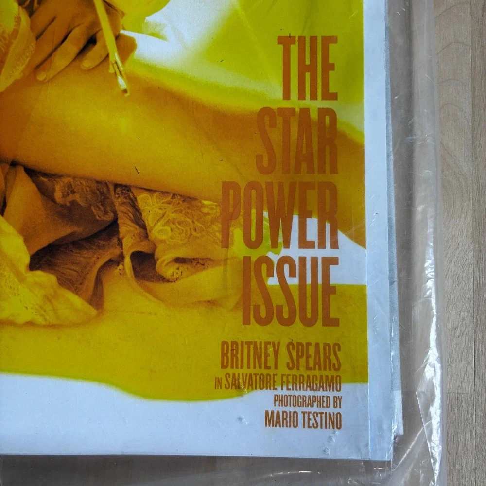 Britney Spears V Magazine Issue #70 Spring 2011 YELLOW COVER Sealed